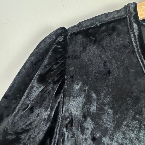 Lucky Brand Black Crushed Velvet Blouse Top Short Sleeve Shirt M Medium - Picture 7 of 10